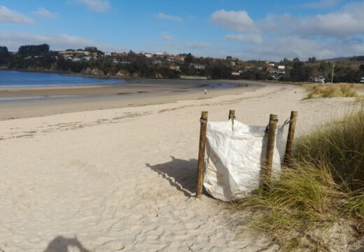 O Concello volve instalar nas praias puntos de recollida para facilitar a recollida de lixo aos paseantes
